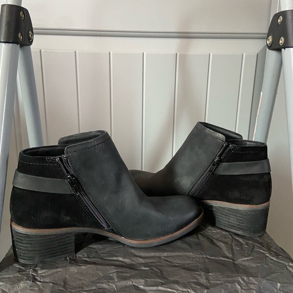 NIB Korks Sonya Distressed Leather Boot - Picture 5 of 10